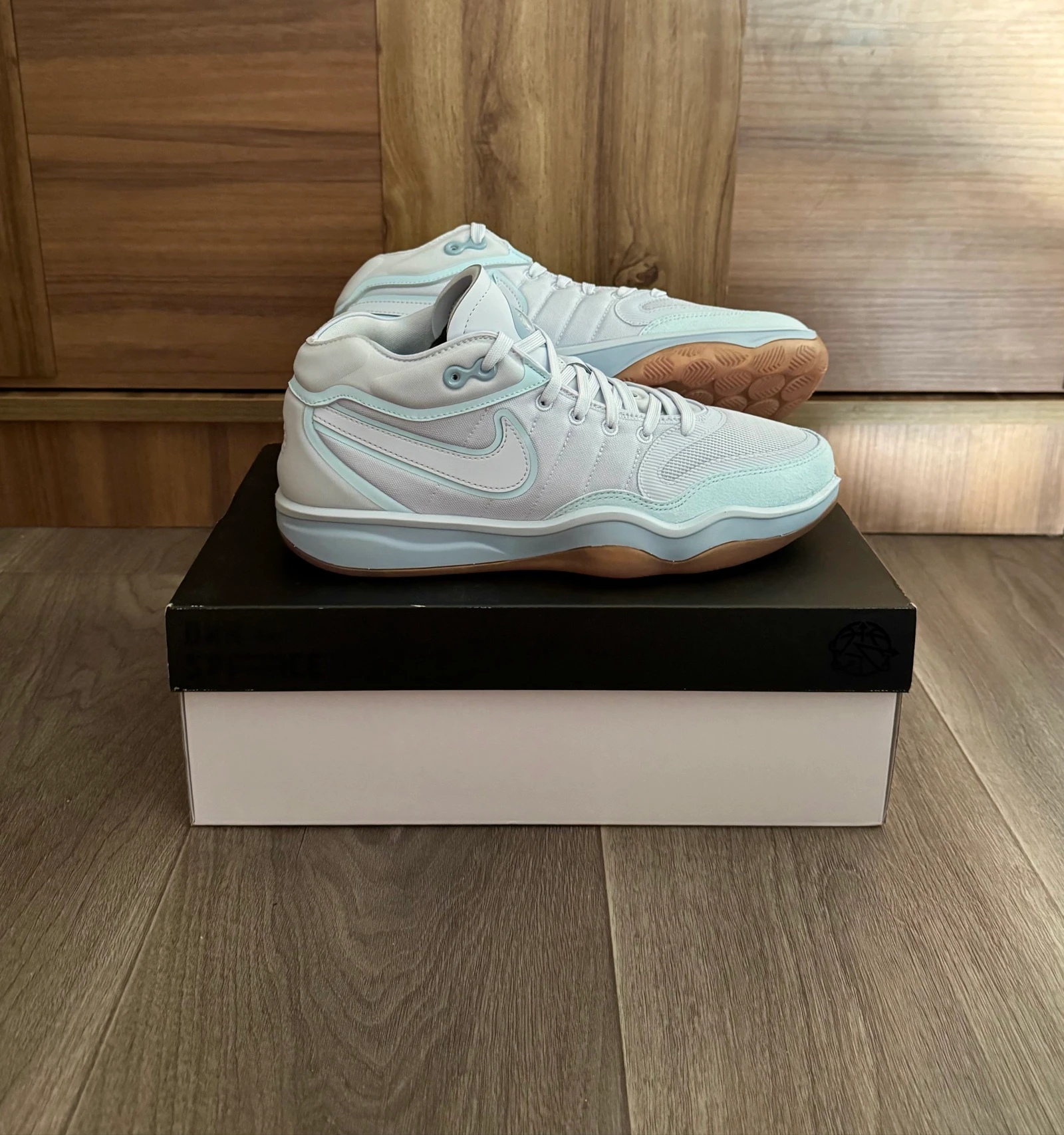 Chaussures Baskets Nike G.T. Hustle 2 authentiques neufs pointure 42.5
